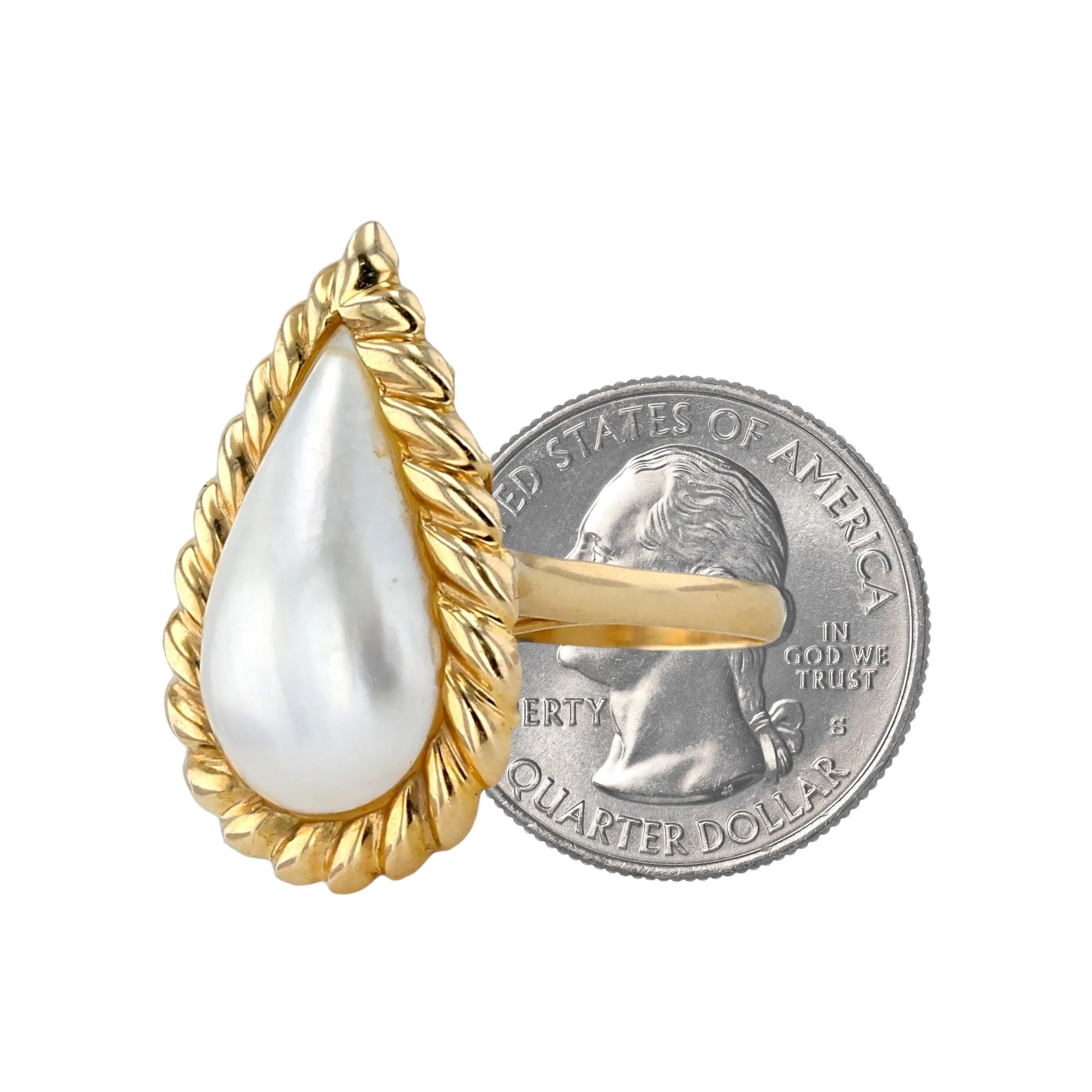 14k Yellow gold vintage Pear mother pearl ring