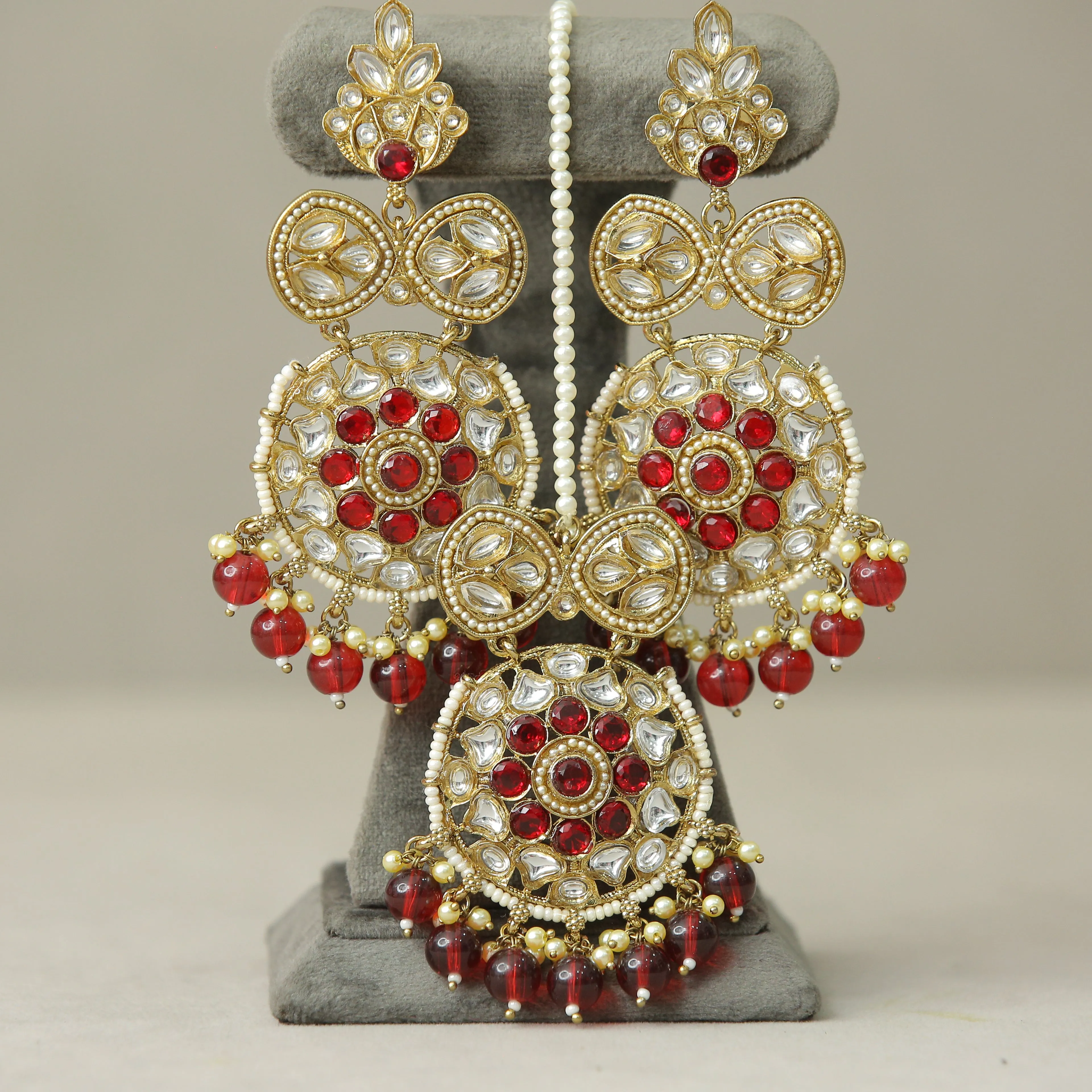 Aarushi Earrings And Tikka