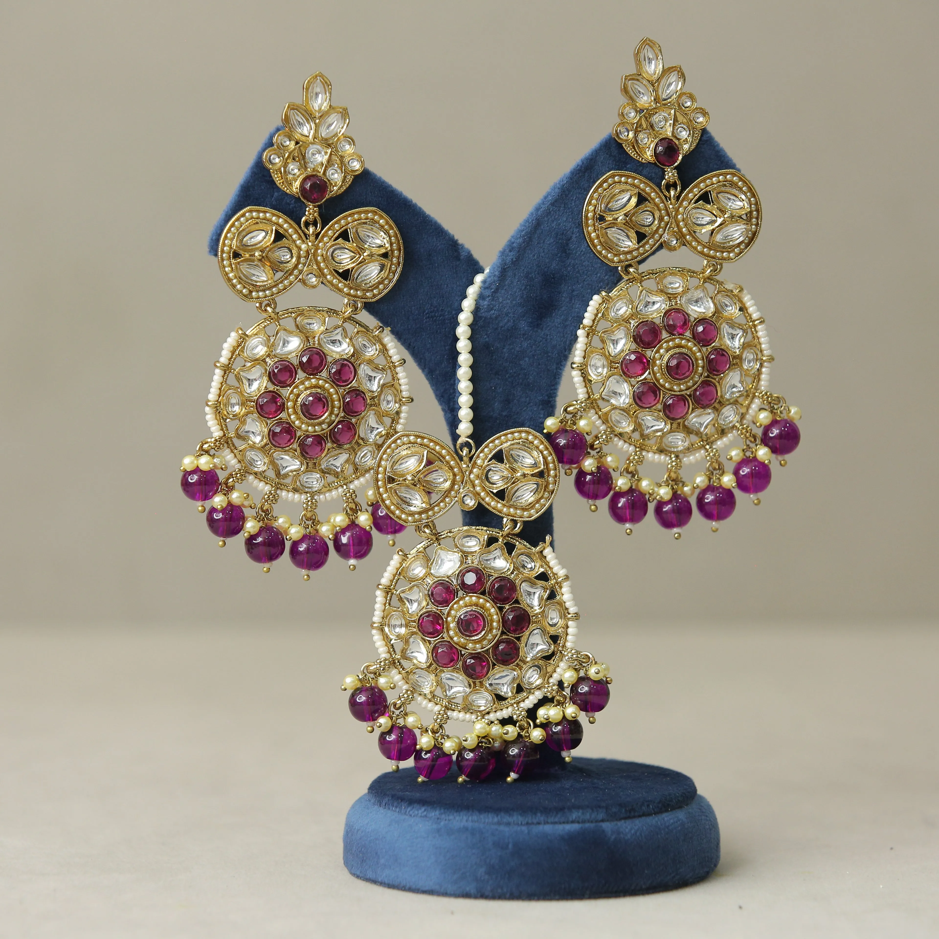 Aarushi Earrings And Tikka