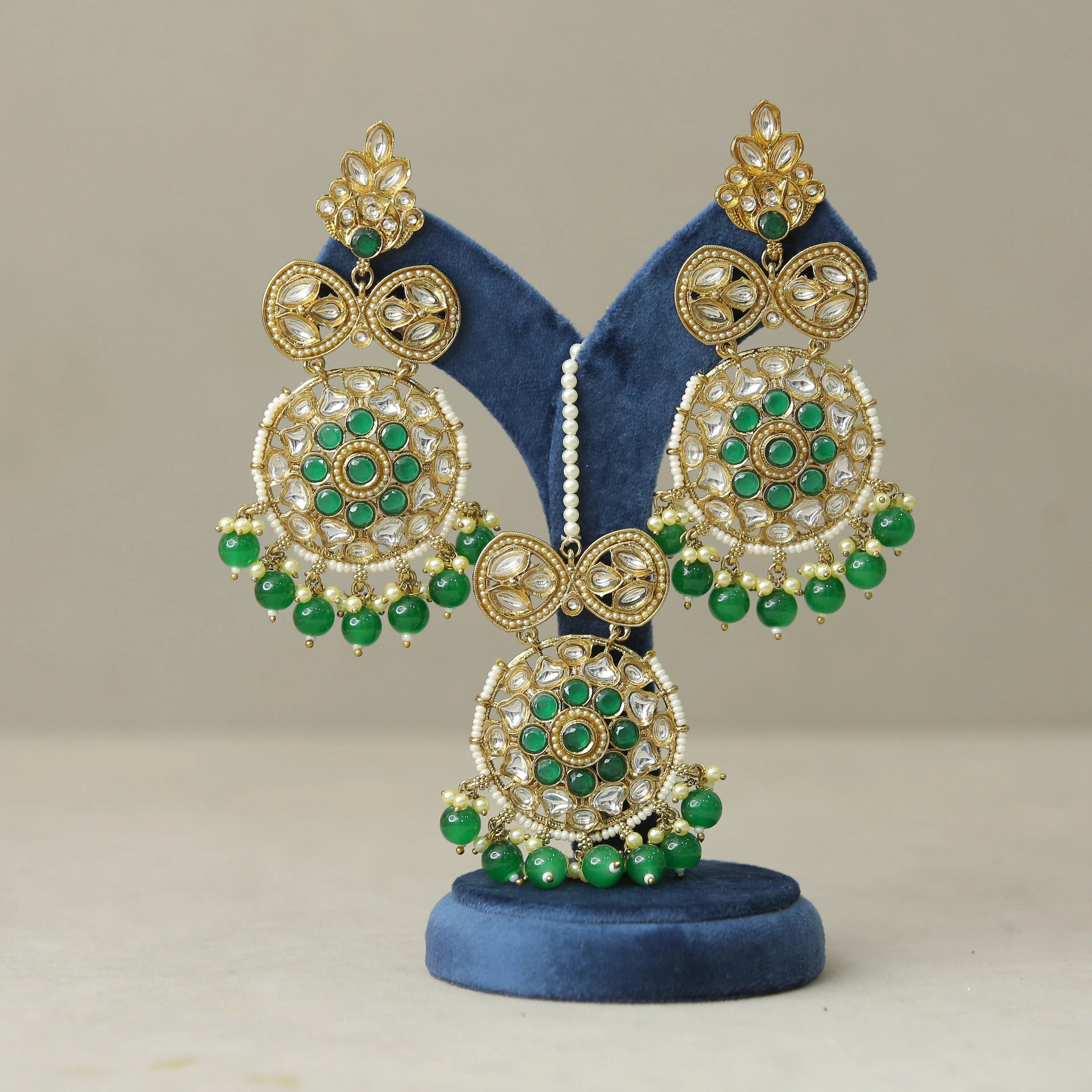 Aarushi Earrings And Tikka