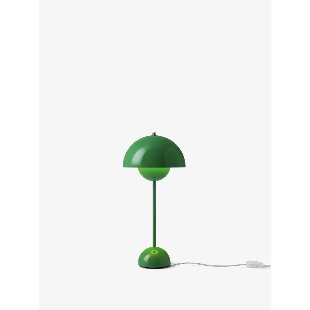 &Tradition Flowerpot Table Lamp VP3