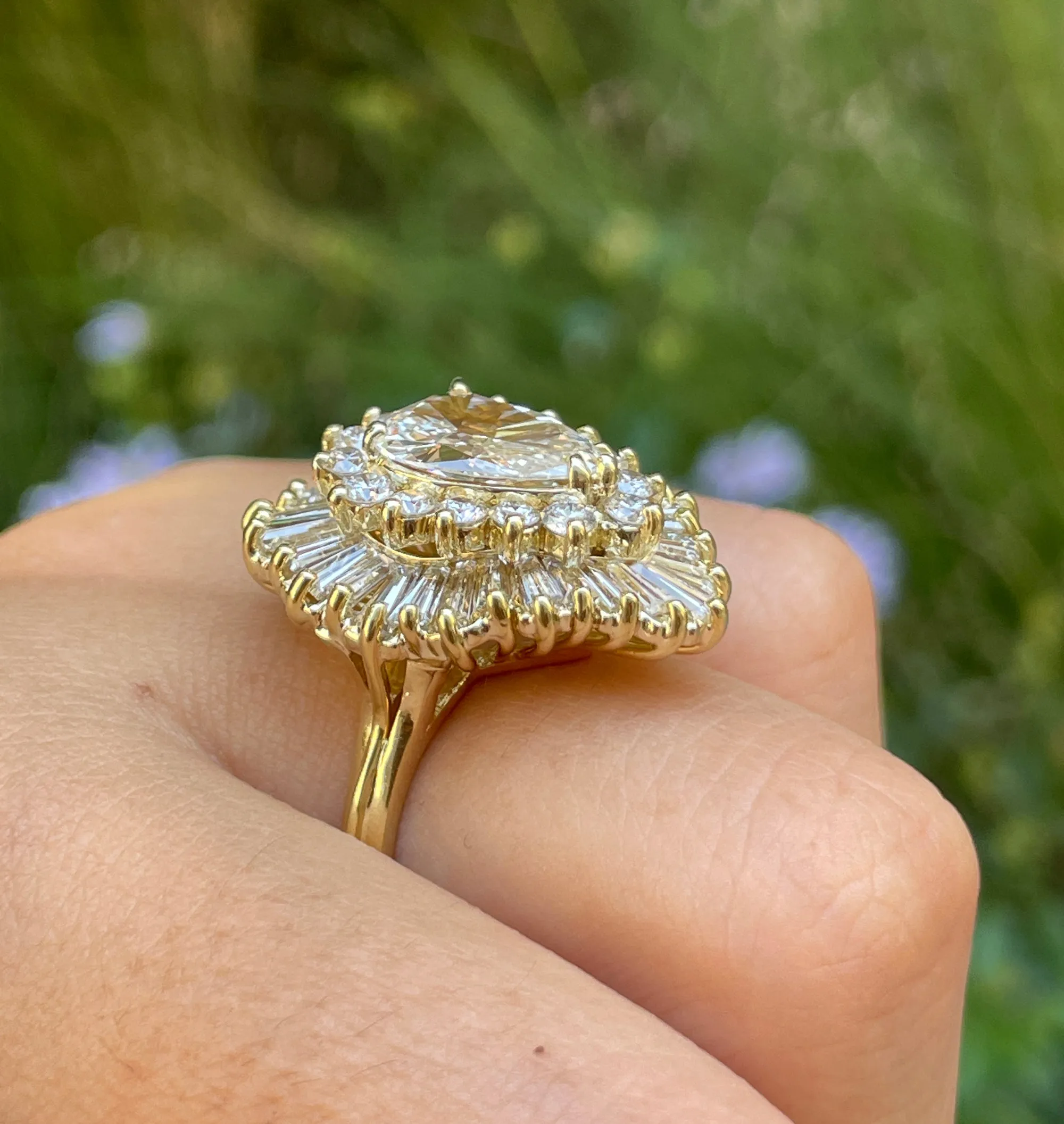 Breathtaking BALLERINA GIA 4.21ct Pear Shape Diamond Cocktail Gold Vintage Ring