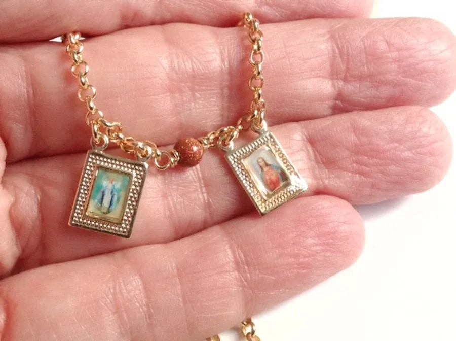 Catholic Scapular Medal Necklace Gold Plated Sacred Heart of Jesus and Virgin Mary Pendant