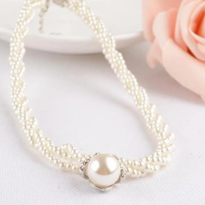 In Pearl City Bib Collar Necklace