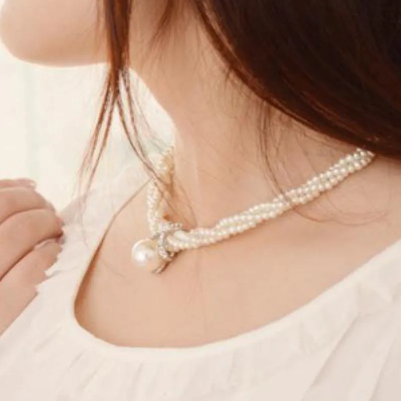 In Pearl City Bib Collar Necklace