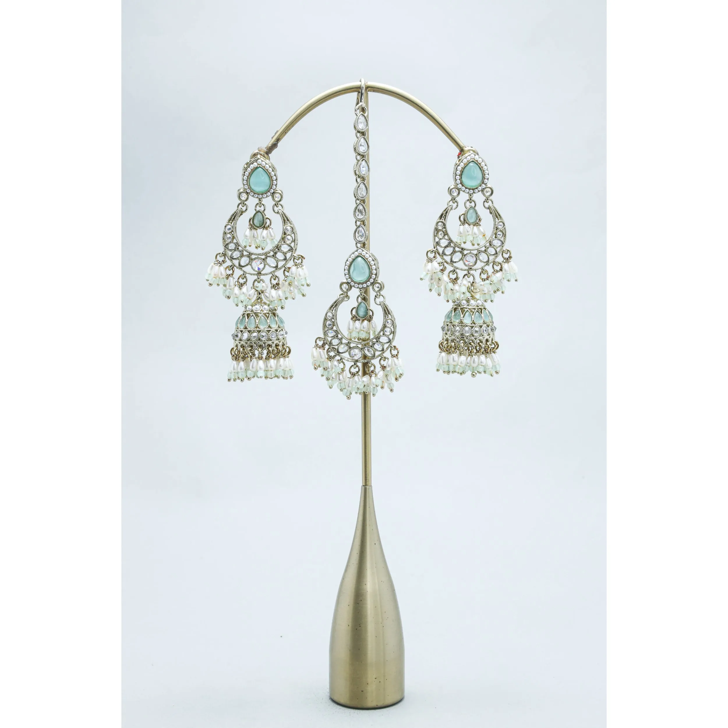 PRIYA POLKI EARRINGS WITH TIKKA