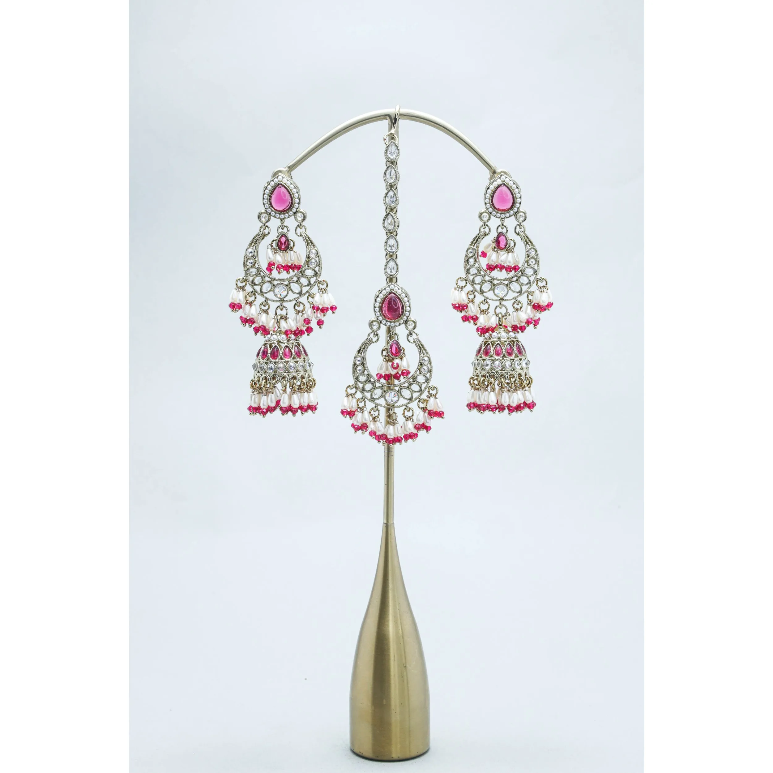 PRIYA POLKI EARRINGS WITH TIKKA