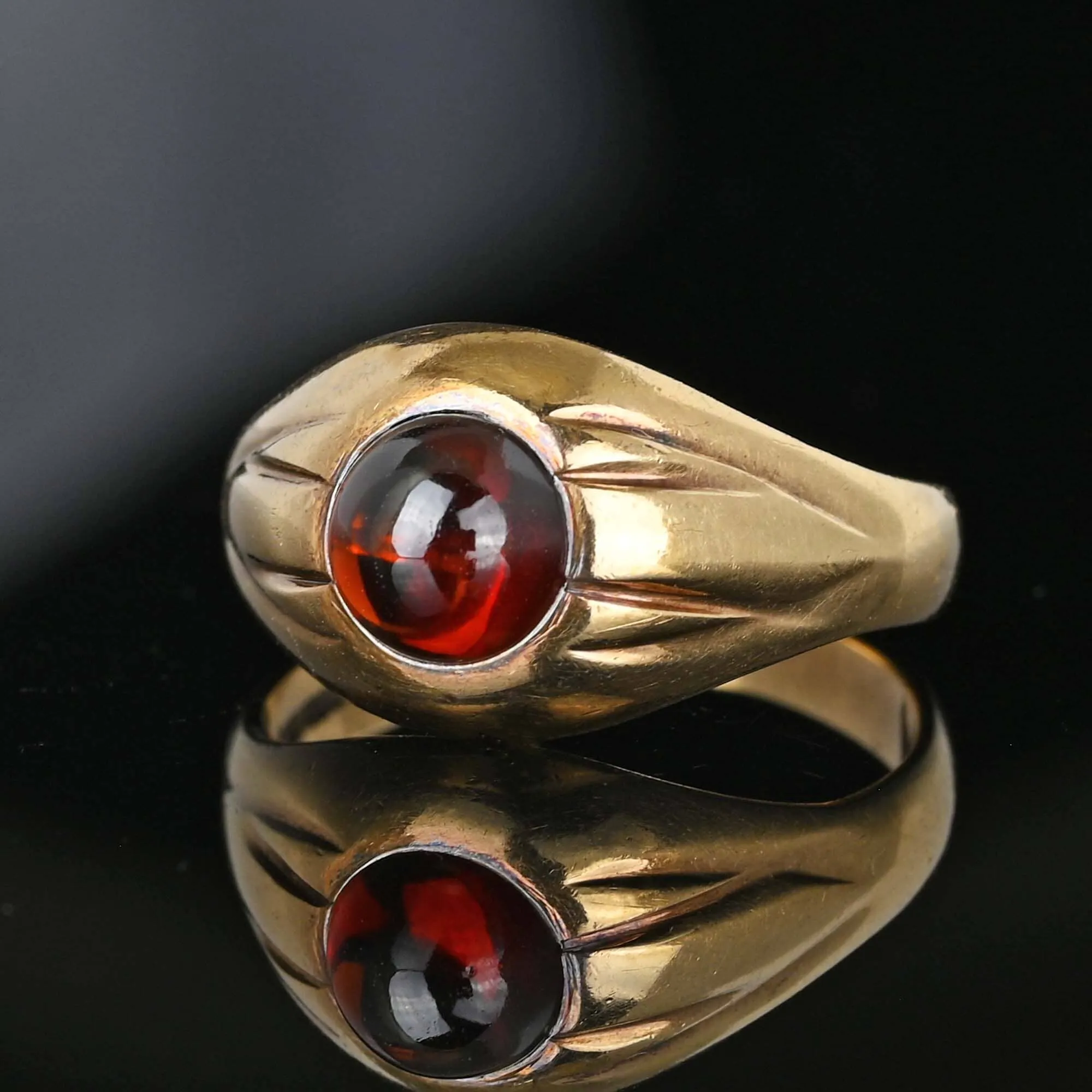 Retro 1940s Gold Garnet Cabochon Signet Ring