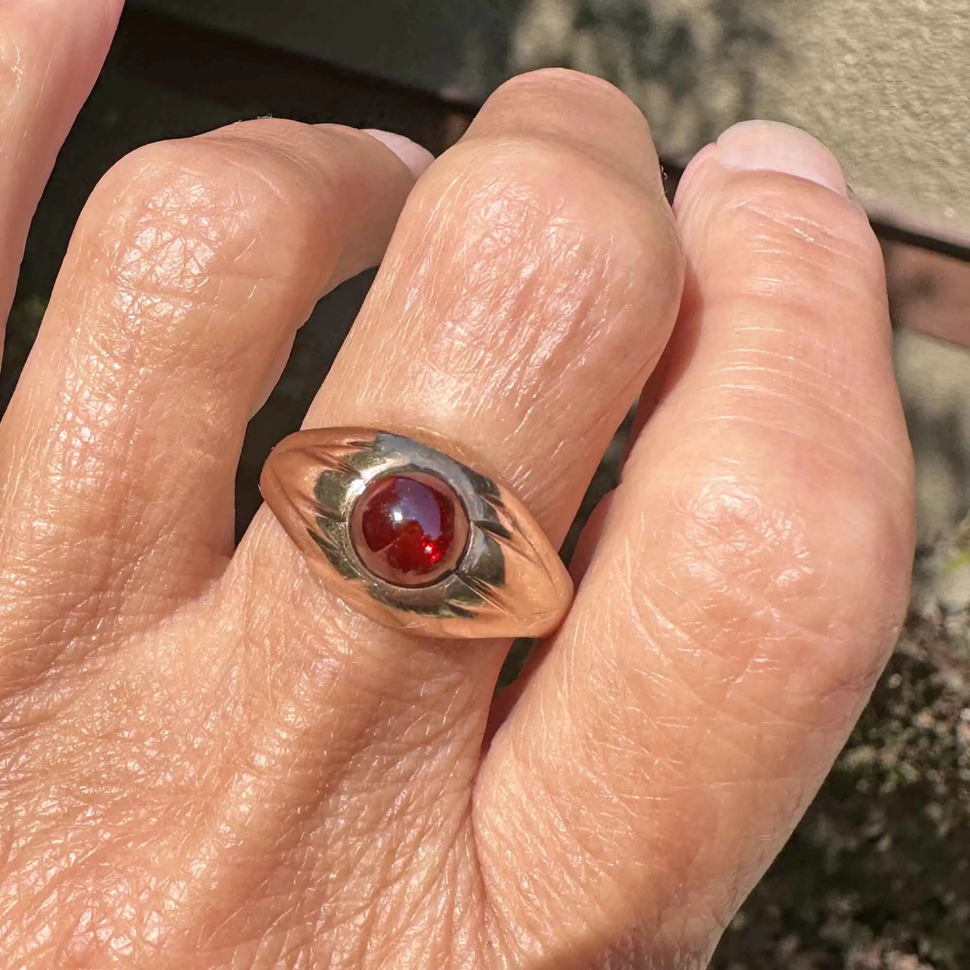 Retro 1940s Gold Garnet Cabochon Signet Ring