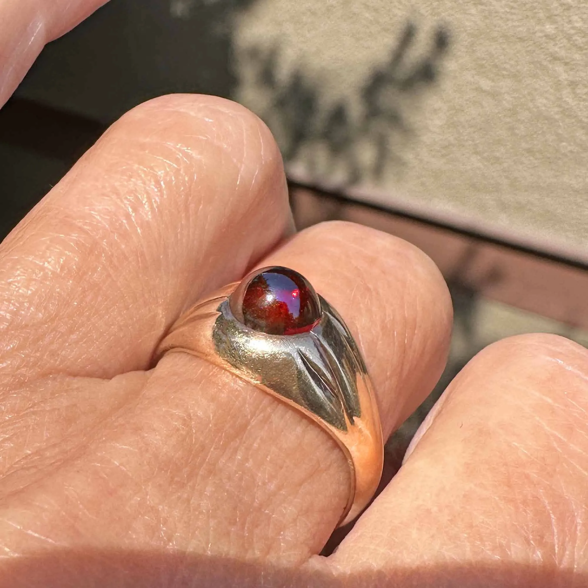 Retro 1940s Gold Garnet Cabochon Signet Ring