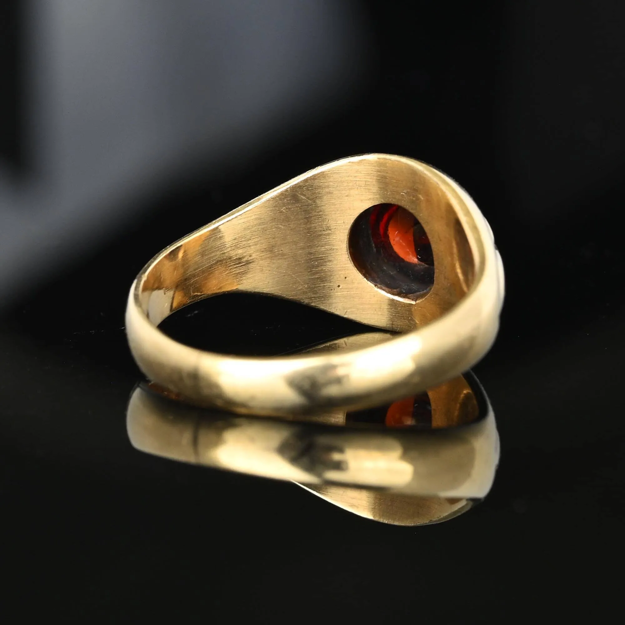 Retro 1940s Gold Garnet Cabochon Signet Ring