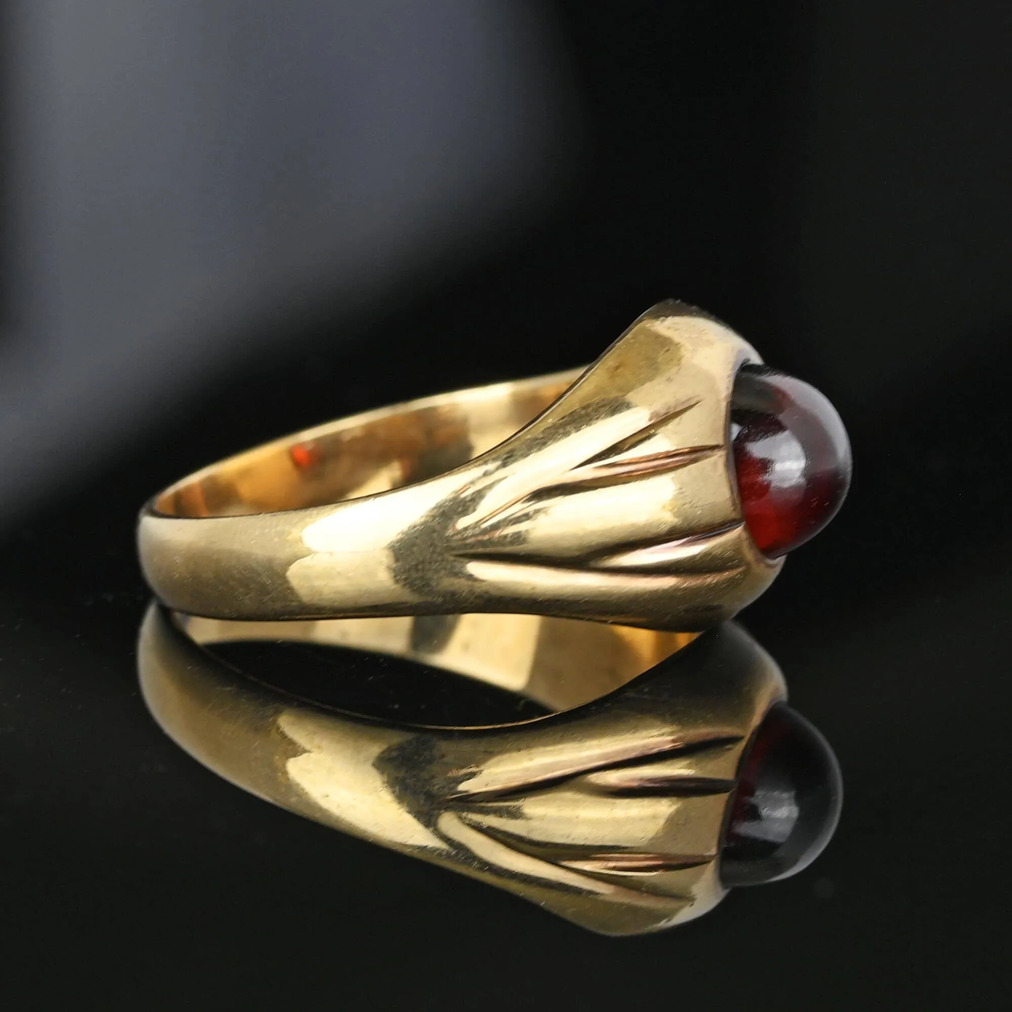 Retro 1940s Gold Garnet Cabochon Signet Ring