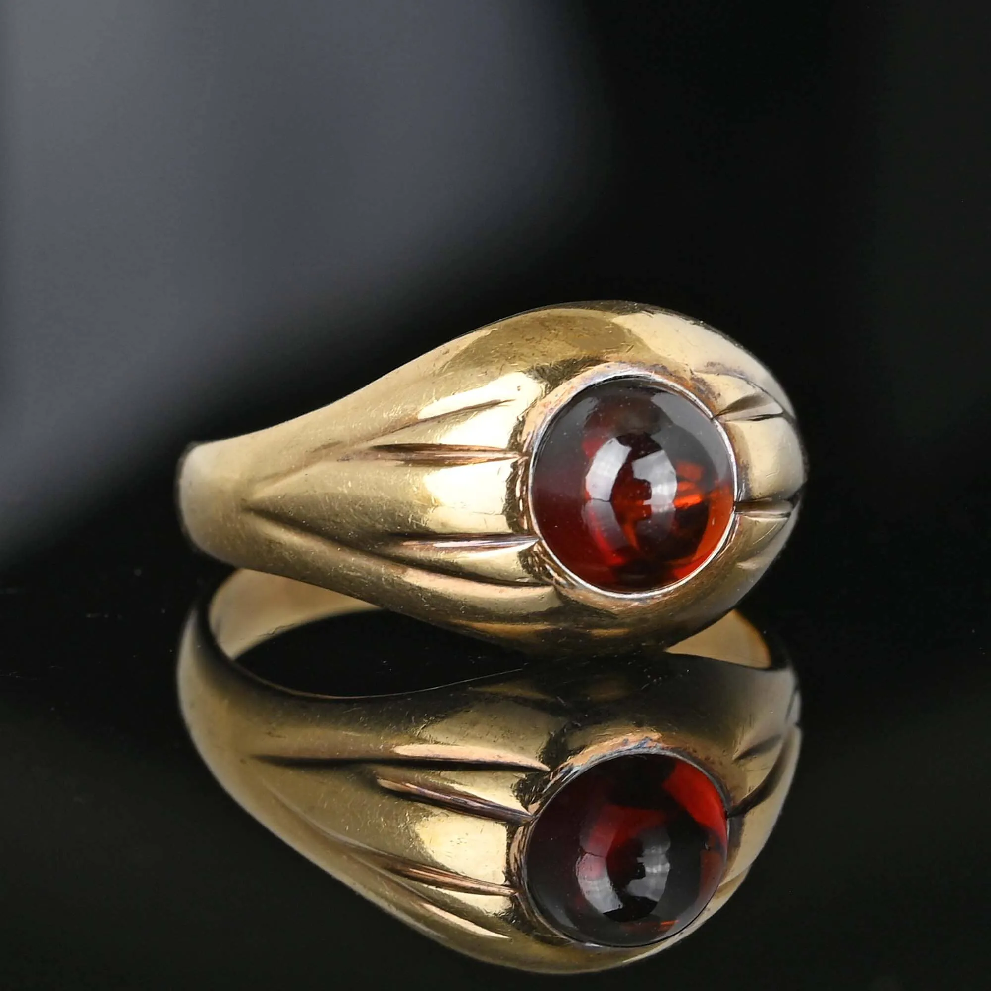 Retro 1940s Gold Garnet Cabochon Signet Ring