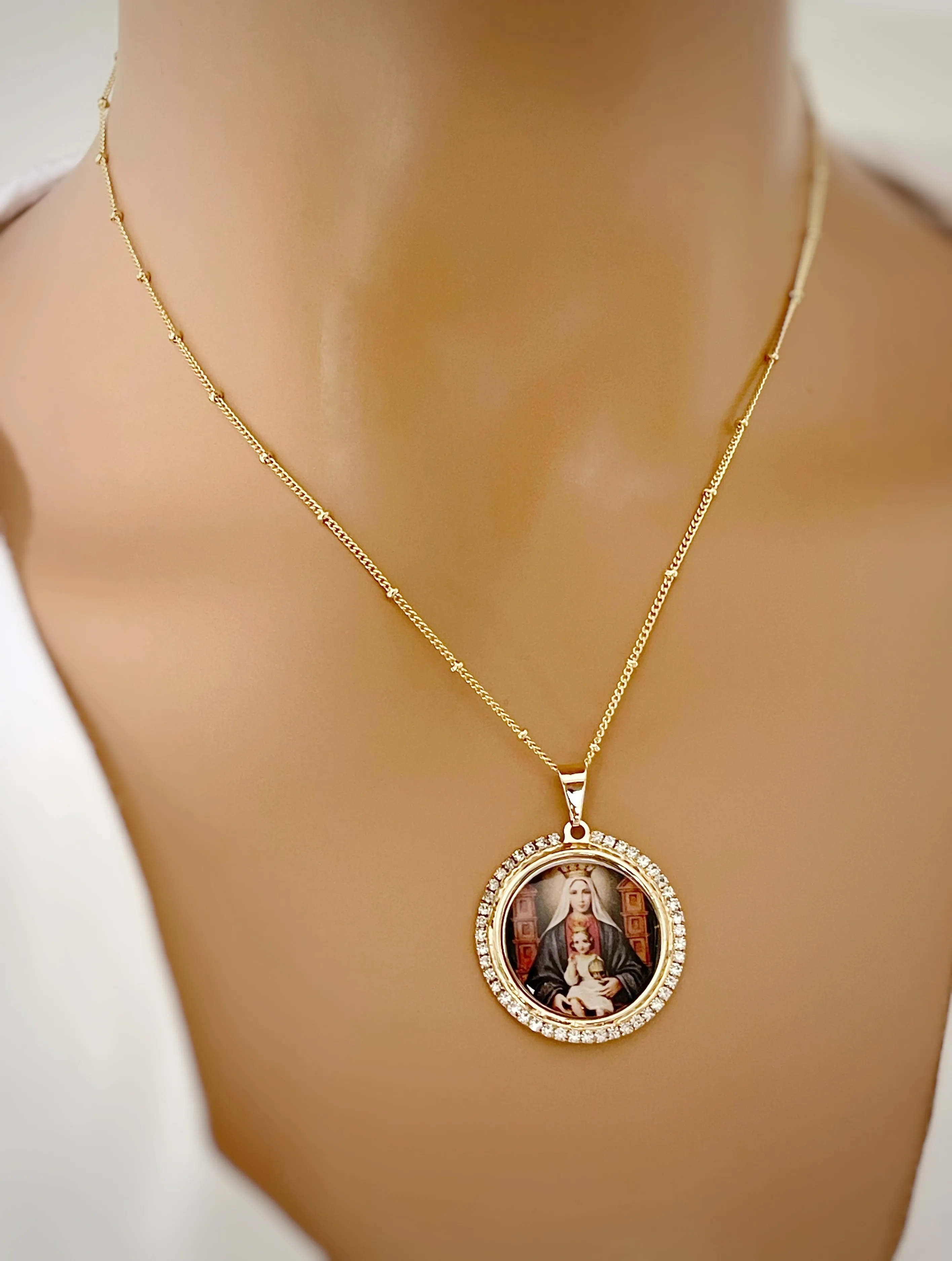 Virgen de Coromoto Medal Necklace 45 cm Gold Plated Chain